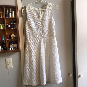 White J.Crew textured v-neck dress, size 4